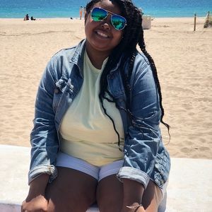 Meet your Posher, Myiesha